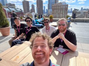 Group Picture of InterWorks Consultants Outside at Everyday AI Conference